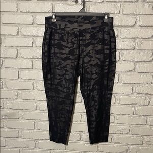 Barbie+Torrid Black Camo Leggings with Stretch Fit